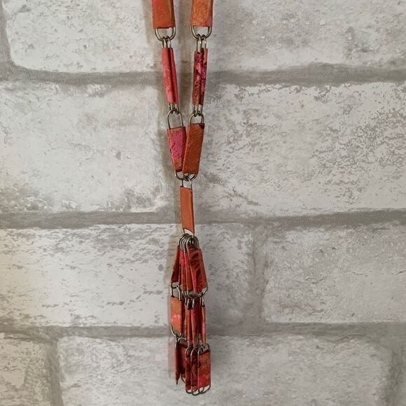 Pink variegated tassel necklace - Picture 6 of 8